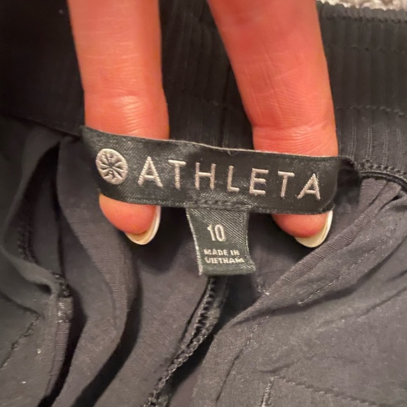 Athleta mod Trekkie short size 10 - Picture 7 of 9